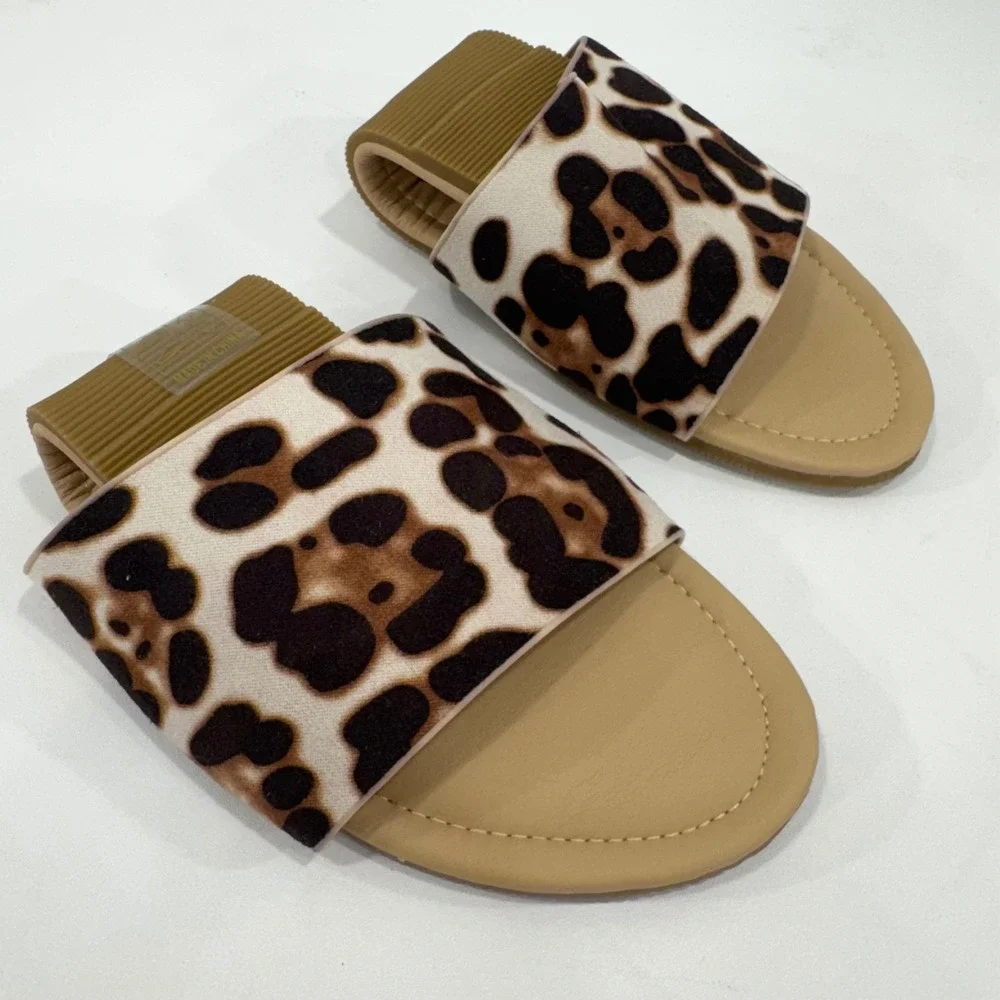 Rollasole Leopard Print Slides Sandals Women's Size Small 5.5-6.5 Flats NWT